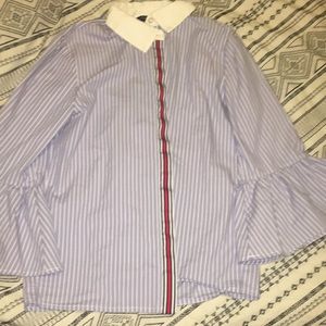 Mid sleeve button up shirt, never worn